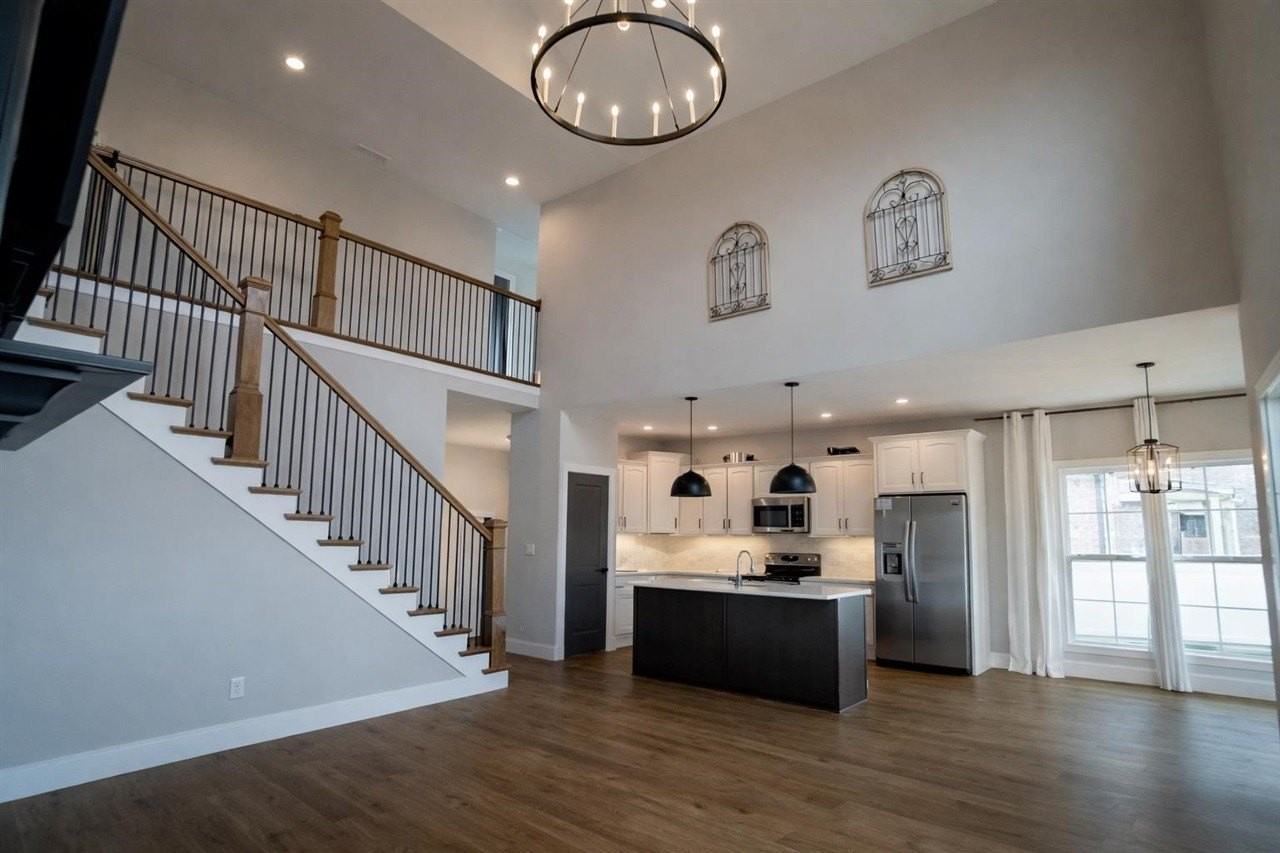 755 Heritage Preserve Ln - Photo 5 of 11