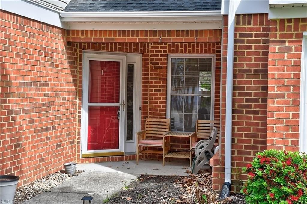 2558 Hartley St - Photo 3 of 39