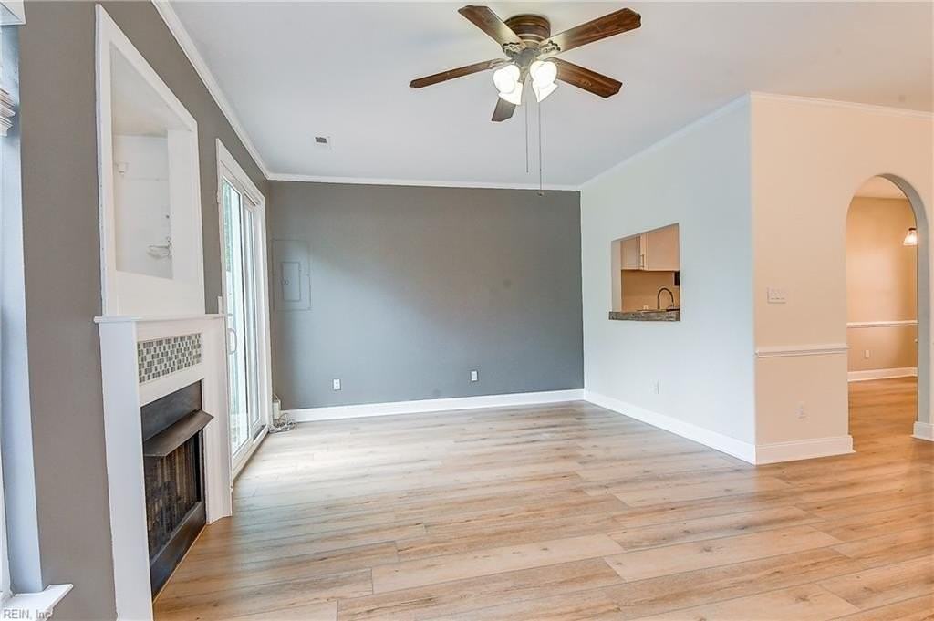 2558 Hartley St - Photo 7 of 39