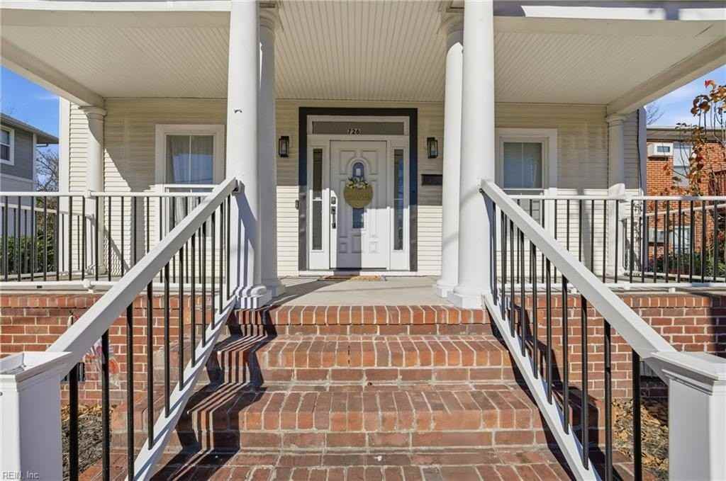 726 W 35th St - Photo 4 of 49