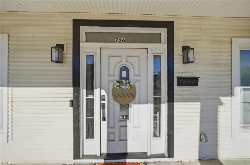 726 W 35th St - Photo 5 of 49