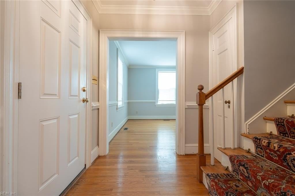 621 Butler Ave - Photo 4 of 49