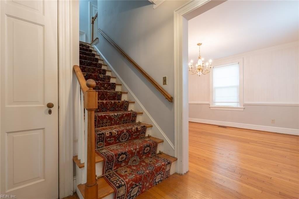 621 Butler Ave - Photo 6 of 49