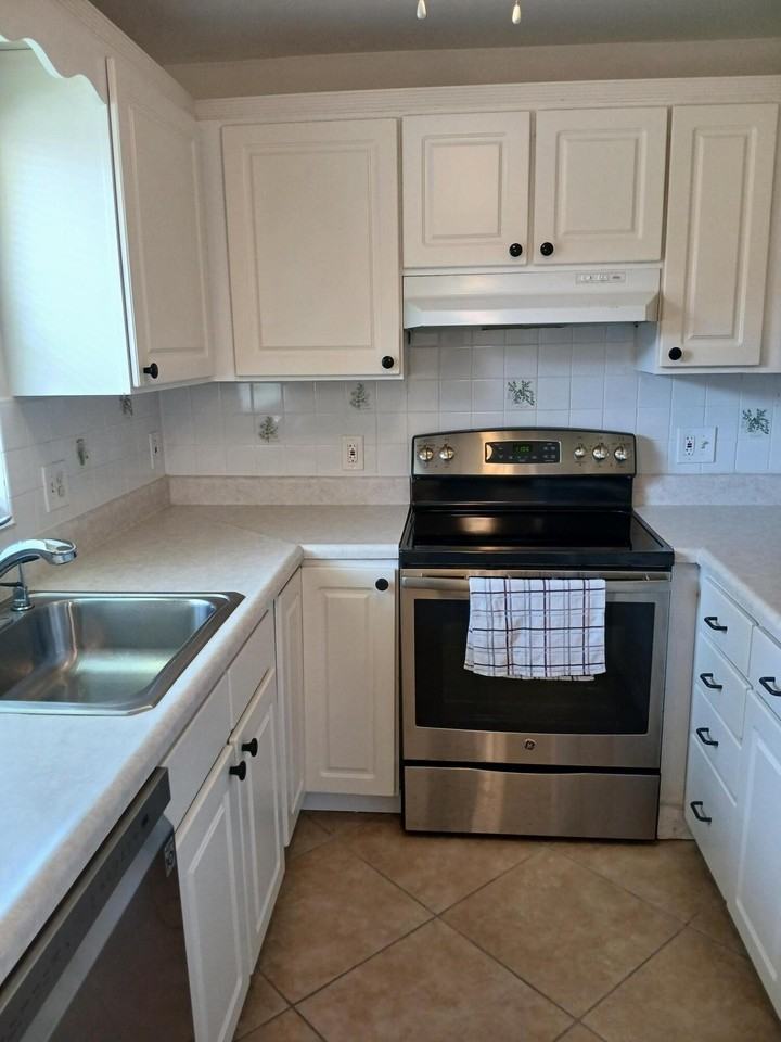 92 Seville Dr - Photo 6 of 30