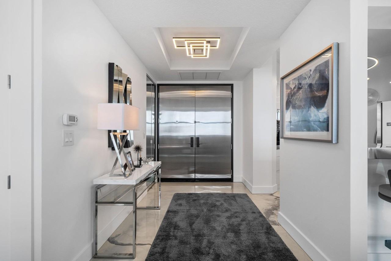 347 N New River Dr E #PH7 - Photo 3 of 50