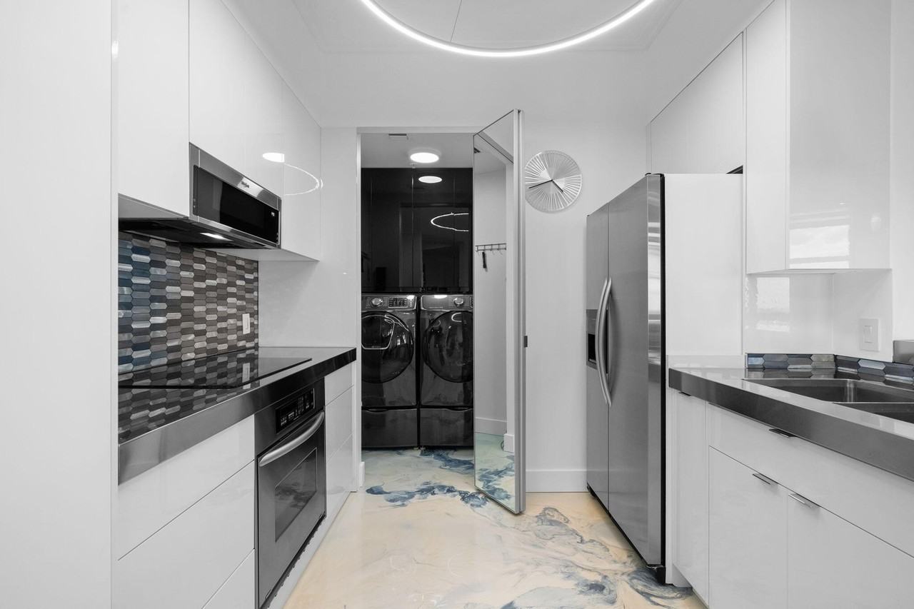 347 N New River Dr E #PH7 - Photo 7 of 50