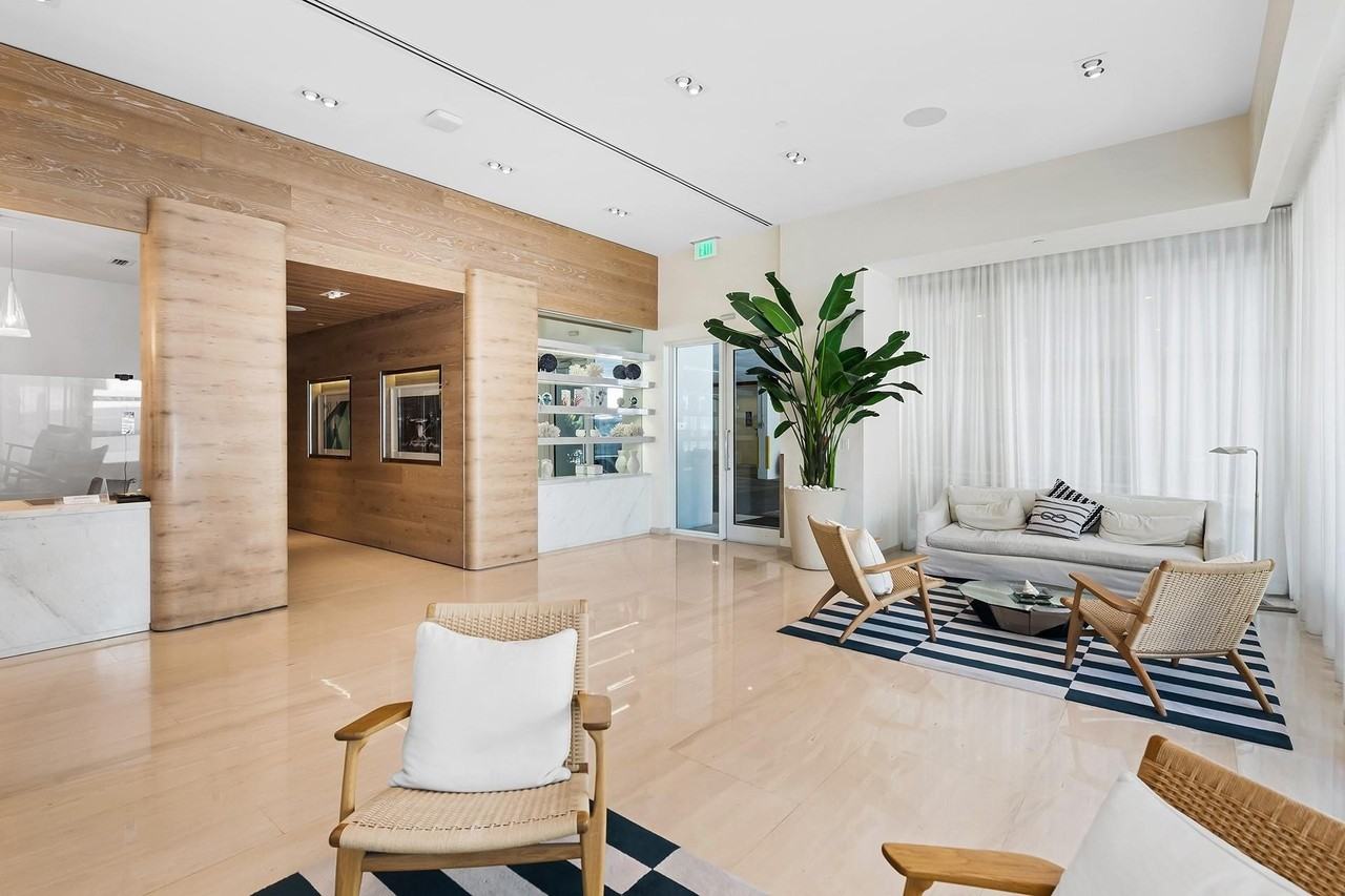 401 N Birch Rd #515 - Photo 2 of 23