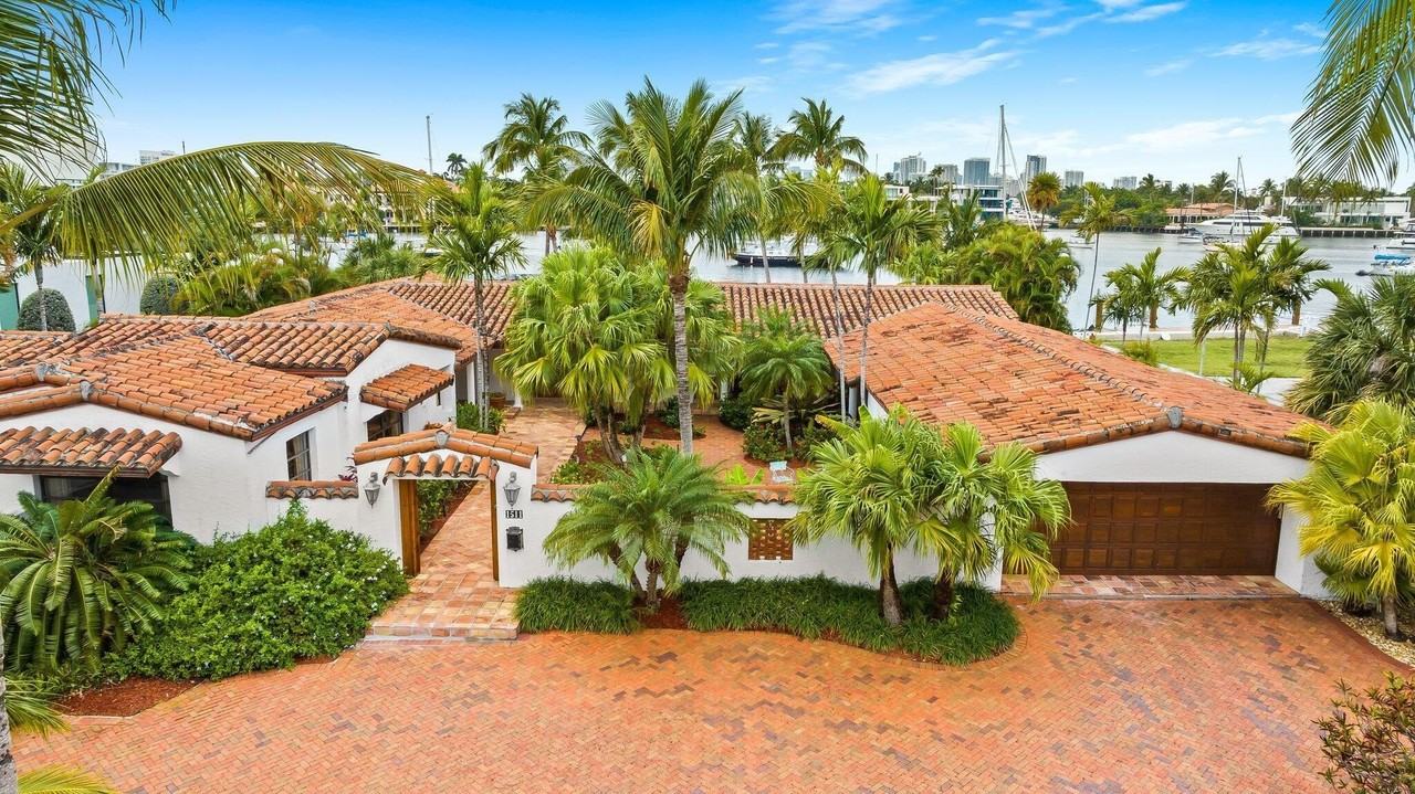 1511 E Lake Dr - Photo 3 of 29