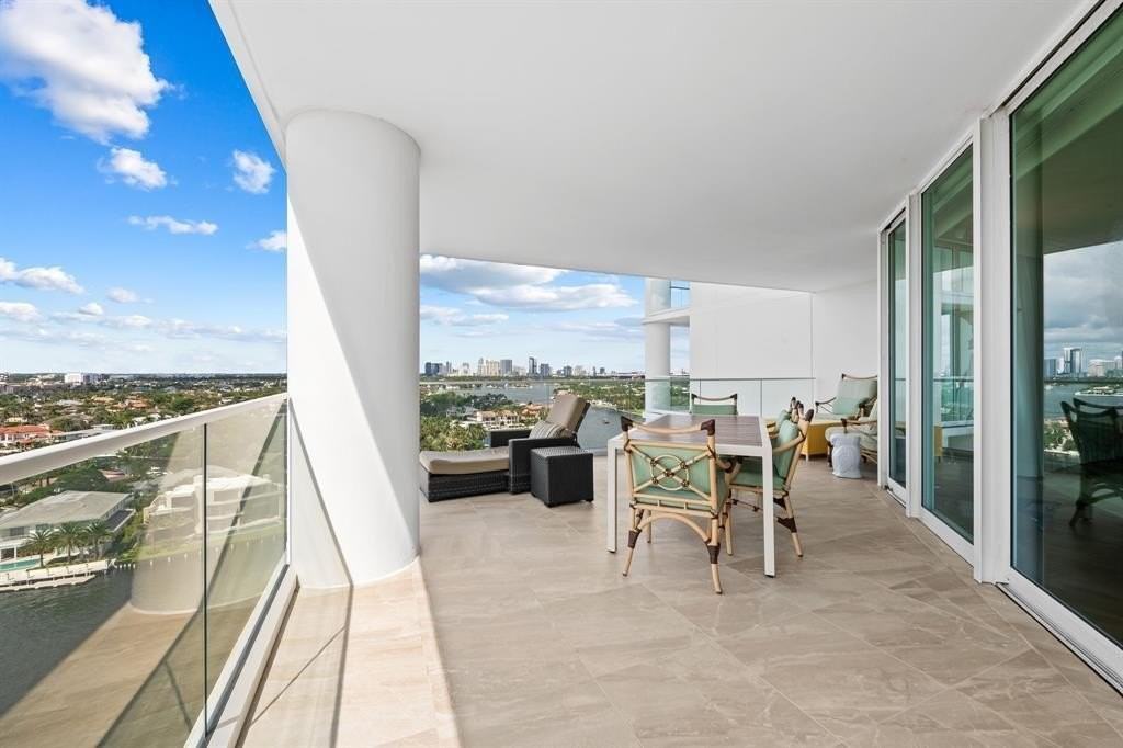 3055 Harbor Dr #1603 - Photo 5 of 30