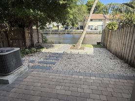 632 Ne 20th St #4 - Photo 1 of 1