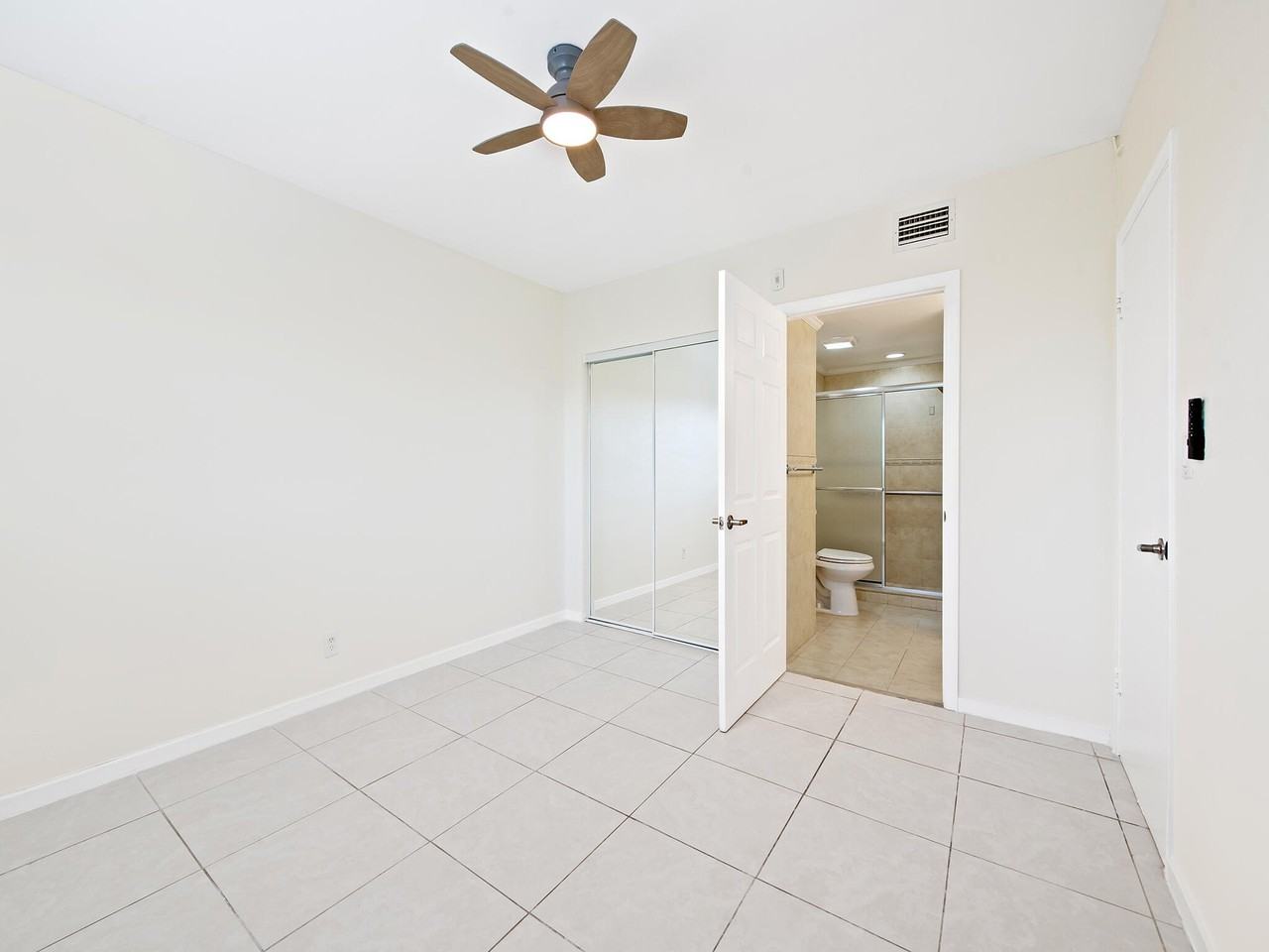 2238 Monroe St #306 - Photo 7 of 12