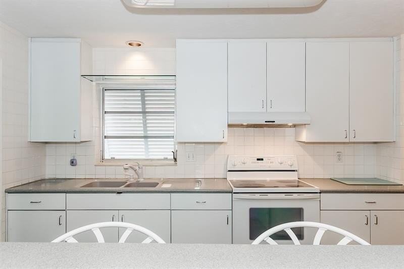 2108 Ne 44th St - Photo 7 of 20