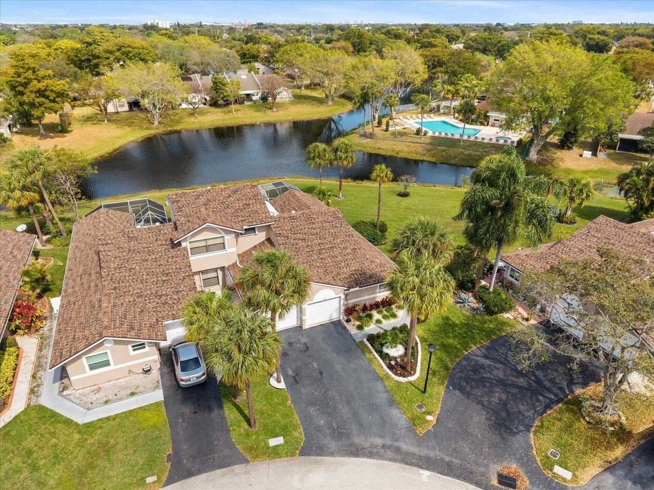 1200 W Lakes Dr - Photo 4 of 40