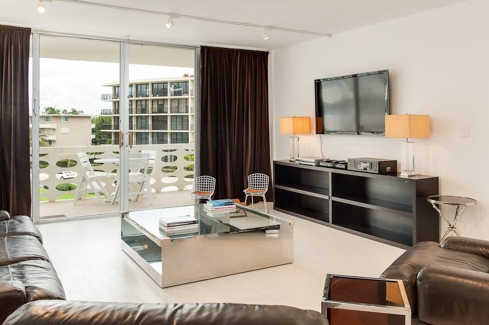 100 Sunrise Ave Apt 404 - Photo 2 of 24