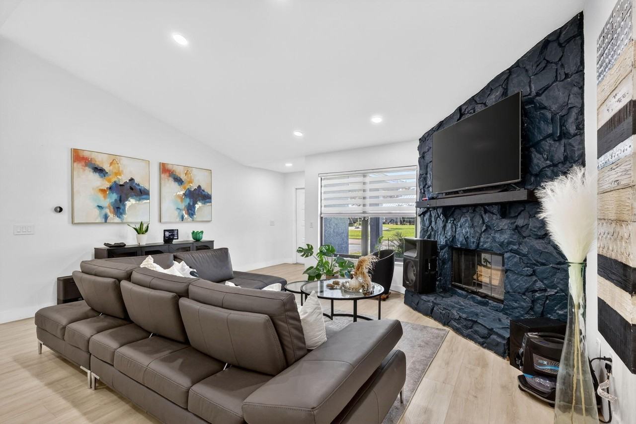 481 Sw Aster Rd - Photo 7 of 50