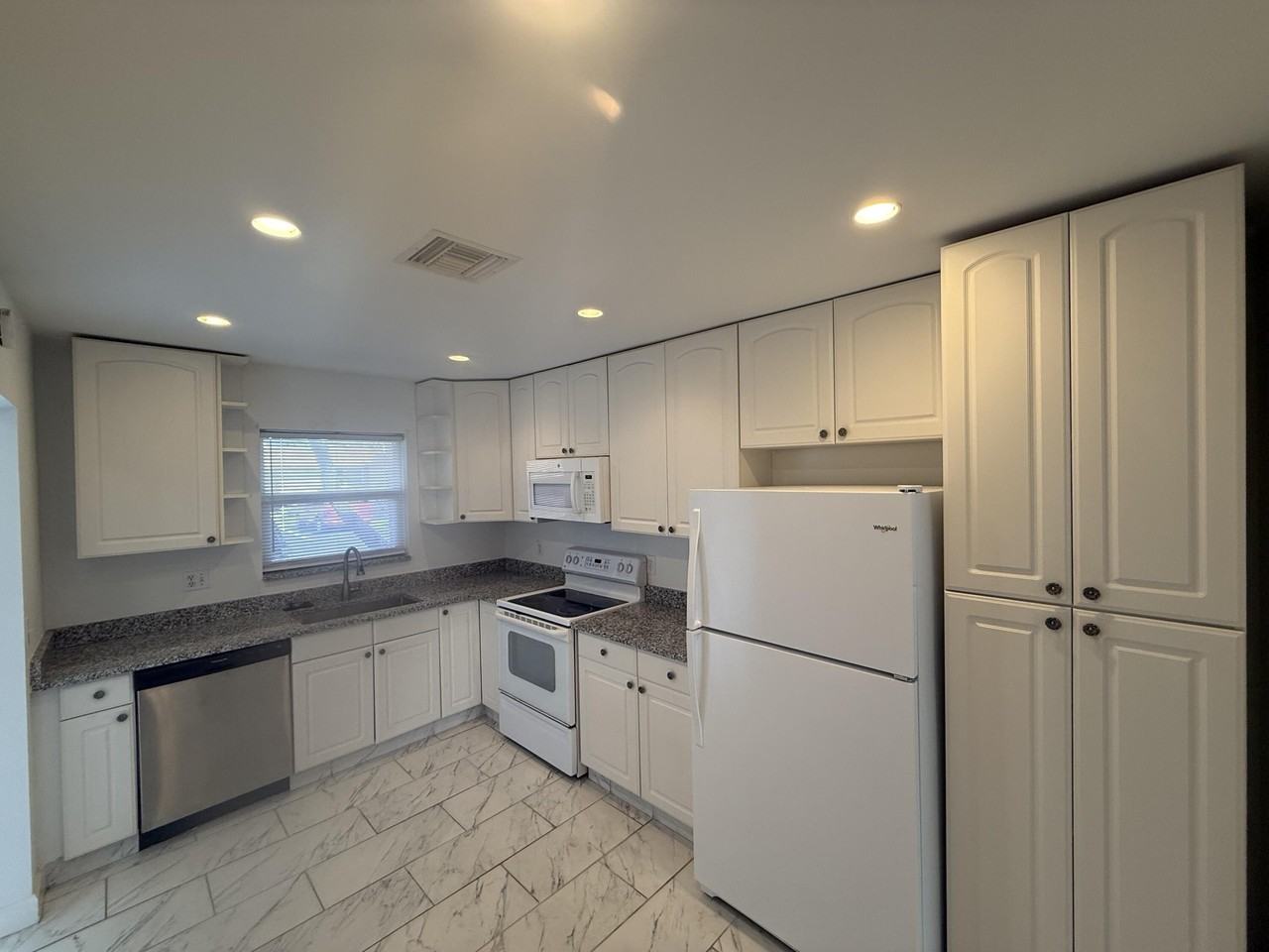 5780 Fernley Dr W Apt 103 - Photo 4 of 15