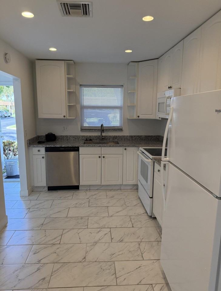 5780 Fernley Dr W Apt 103 - Photo 6 of 15