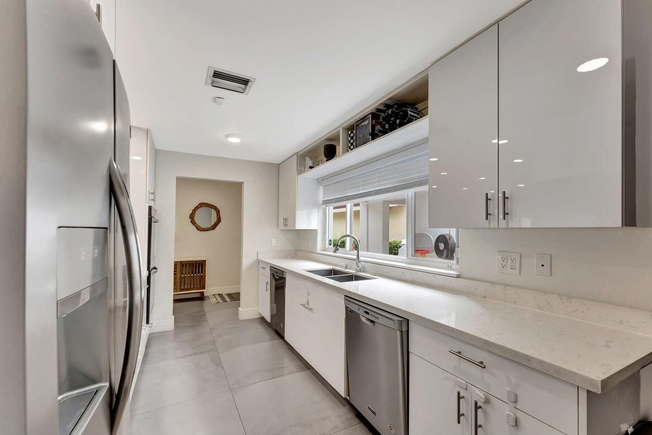 3501 Keyser Ave #1 - Photo 3 of 35