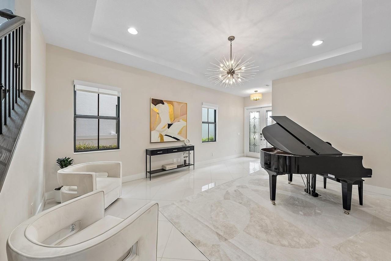 13633 Artisan Cir - Photo 3 of 43