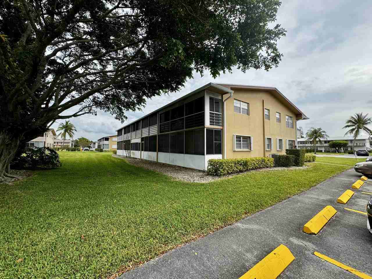 1 Canterbury A - Photo 2 of 10