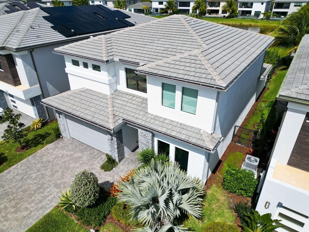 8239 Oceanus Dr - Photo 2 of 26