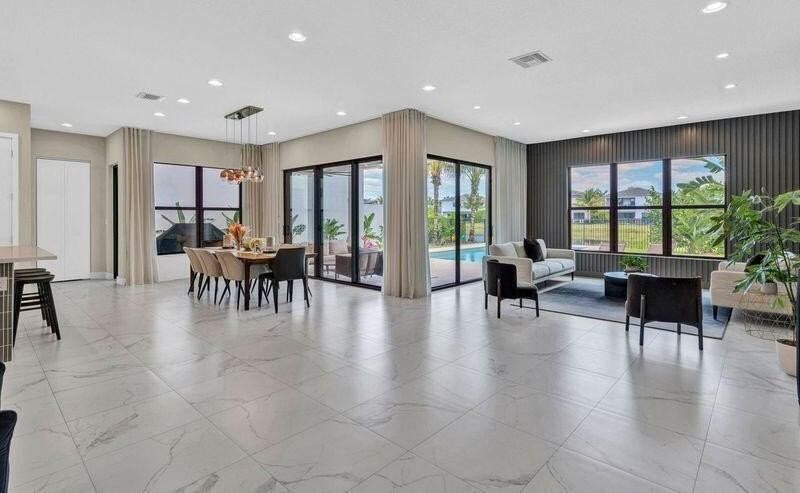 8239 Oceanus Dr - Photo 4 of 26