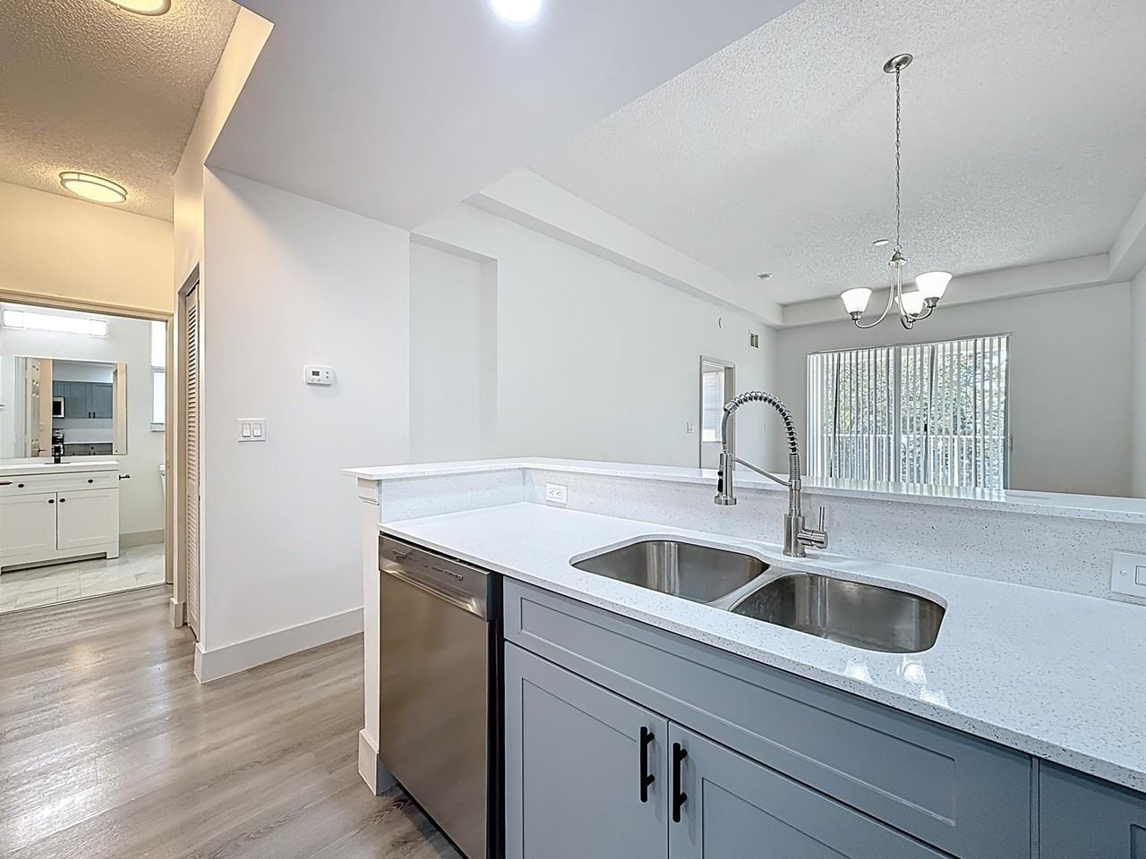 3180 N Haverhill Rd Unit 102 - Photo 4 of 9