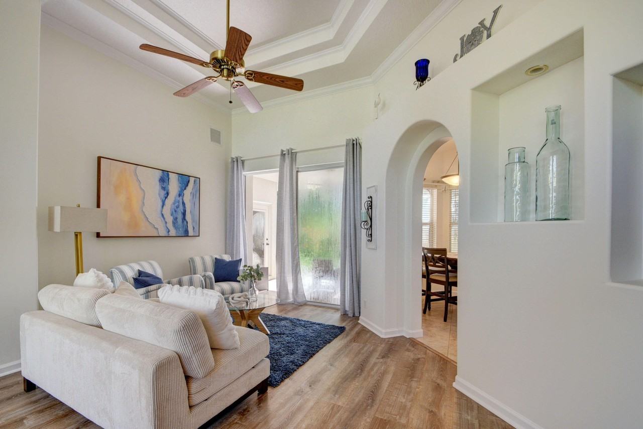 13805 Folkestone Cir - Photo 6 of 35