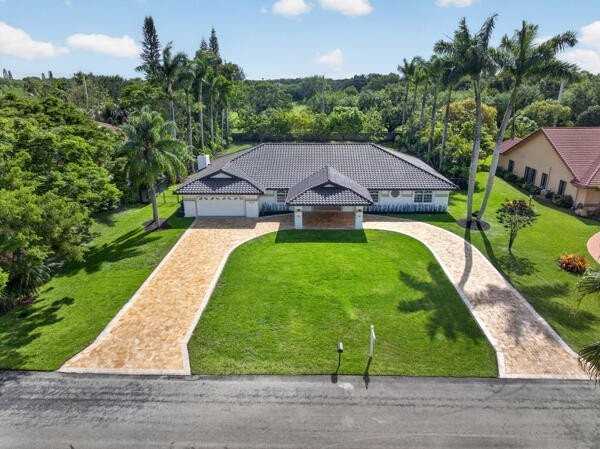 5510 Castlegate Ave - Photo 3 of 50