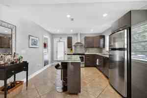 featured image of 1225 Nw 21st St