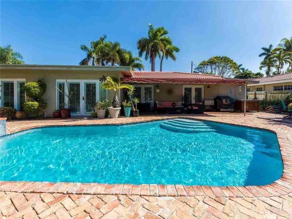 2319 Ne 16th Ave - Photo 2 of 50