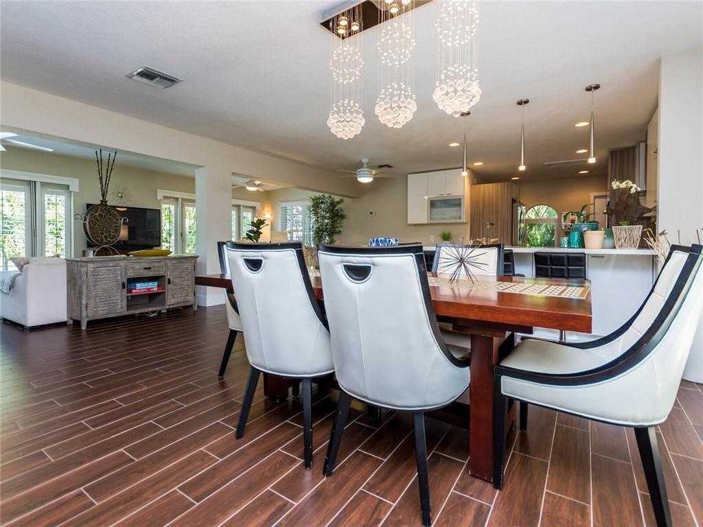 2319 Ne 16th Ave - Photo 3 of 50