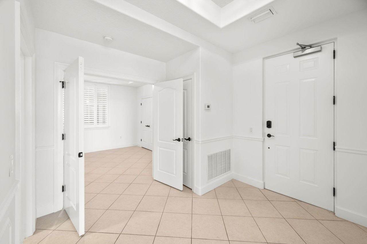 20 Orange Ave #411 - Photo 5 of 21