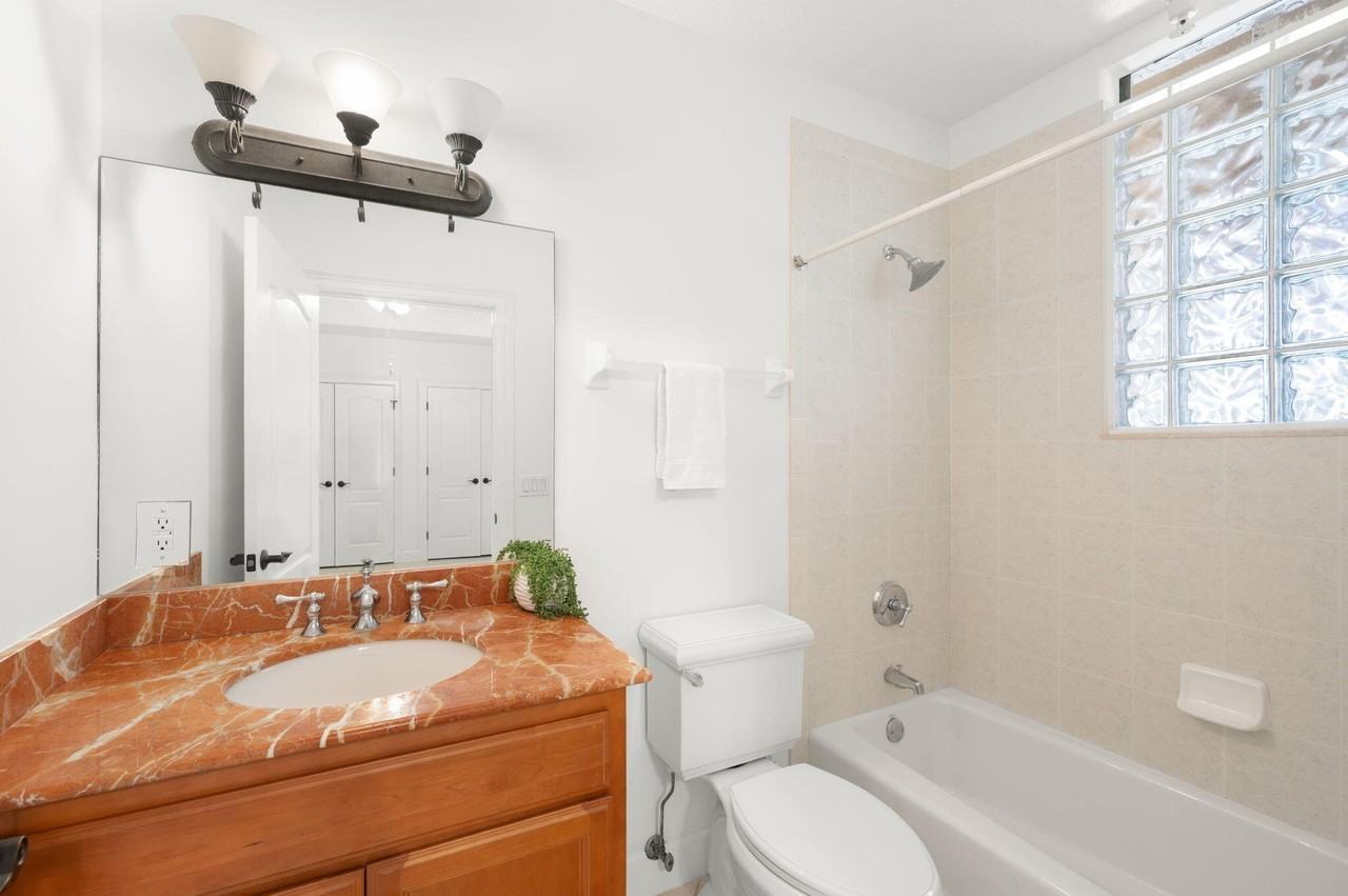20 Orange Ave #411 - Photo 7 of 21