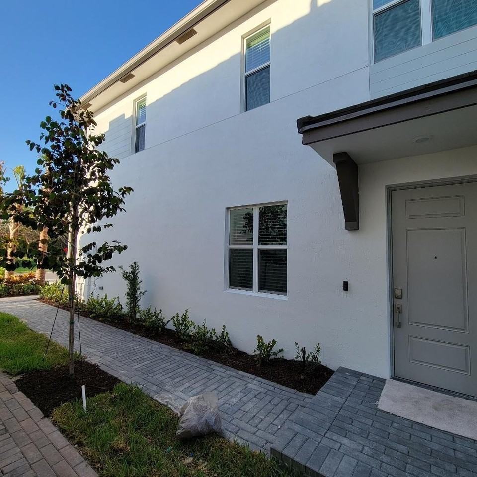 8978 Zevon Ct - Photo 4 of 42