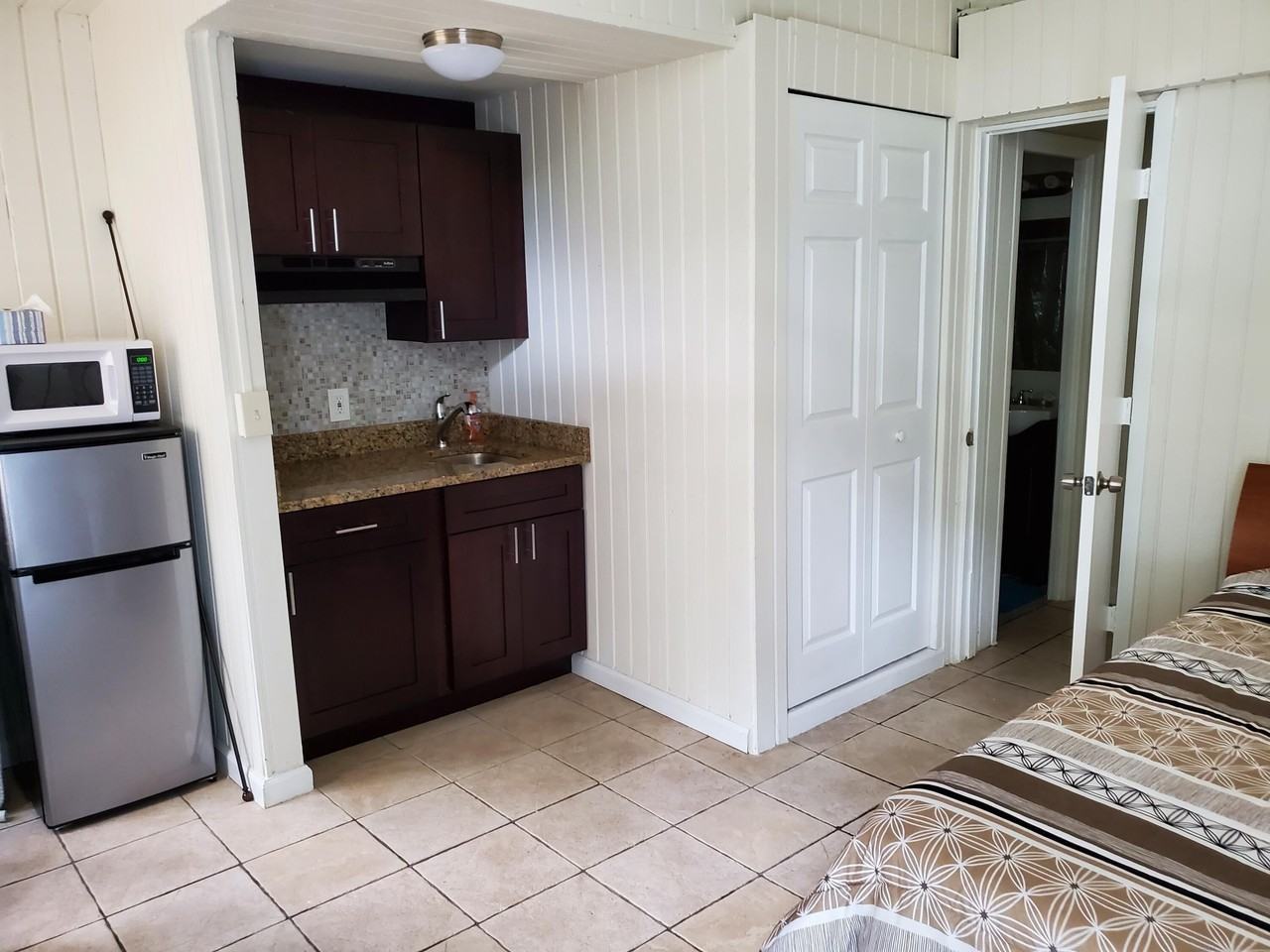 819 W Las Olas Blvd - Photo 2 of 7