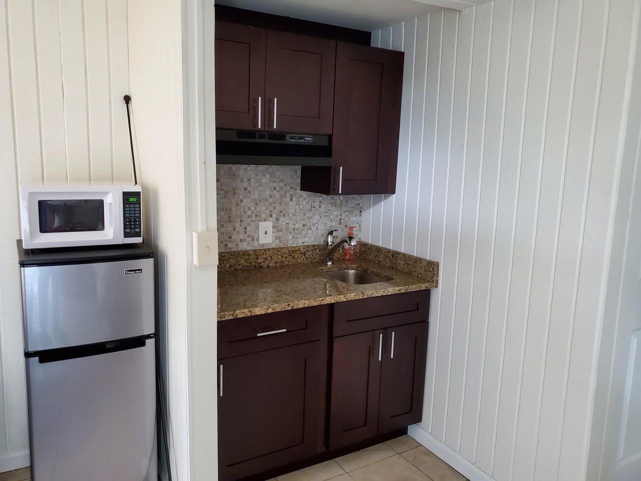 819 W Las Olas Blvd - Photo 3 of 7