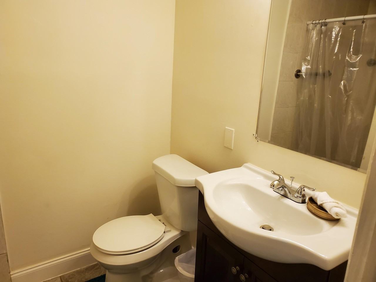 819 W Las Olas Blvd - Photo 6 of 7