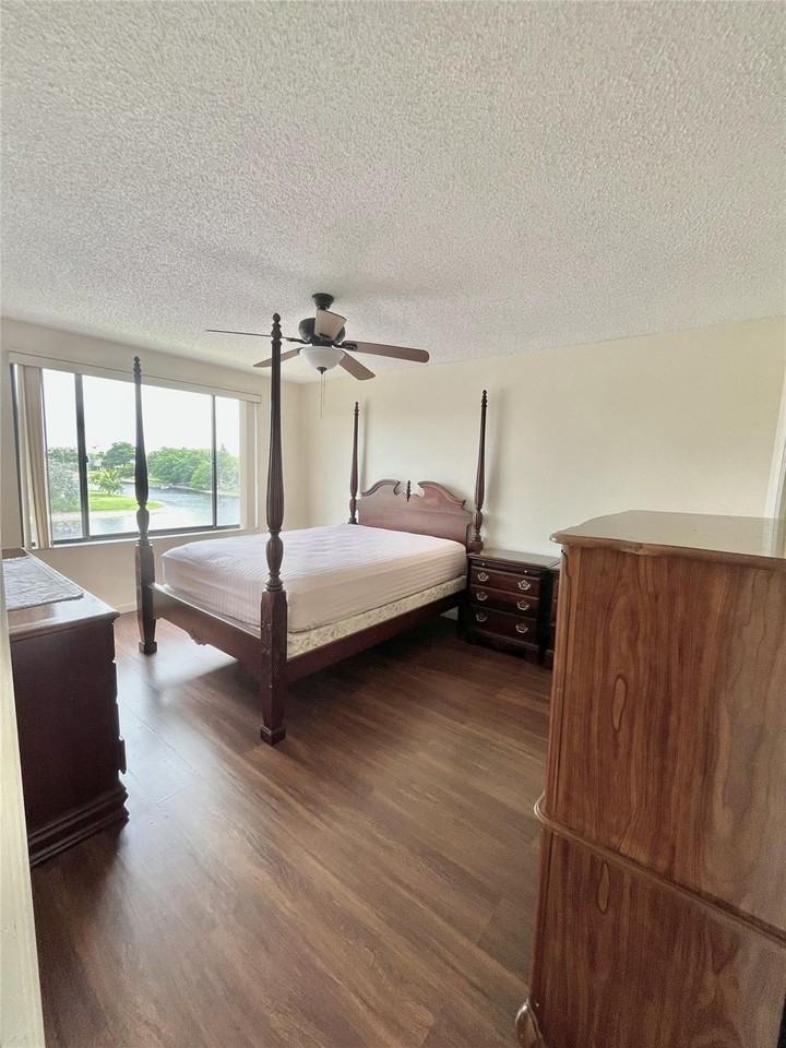 9691 N Belfort Cir #305 - Photo 6 of 23