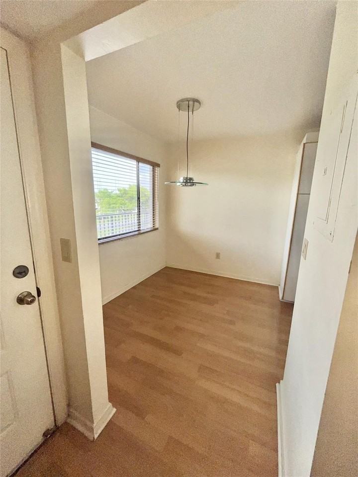 9691 N Belfort Cir #305 - Photo 7 of 23