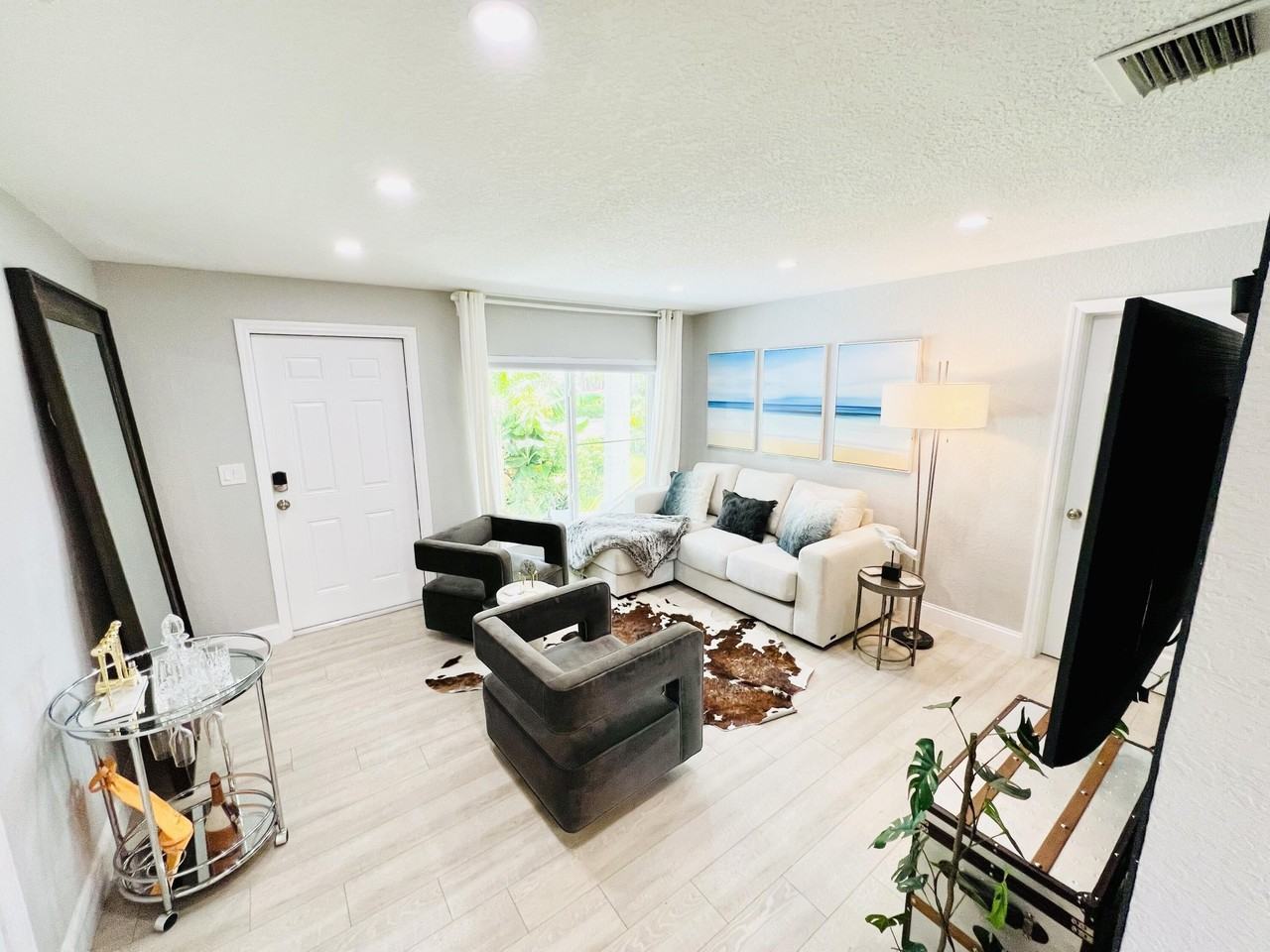 5365 N Andrews Ave Unit 0 - Photo 7 of 26