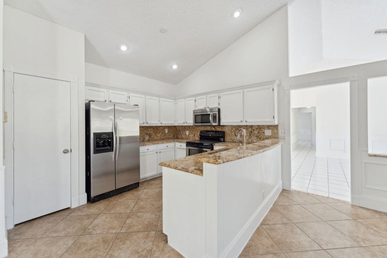3855 Sabal Lakes Rd - Photo 7 of 31
