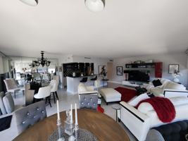 featured image of 899 Jeffery St #701