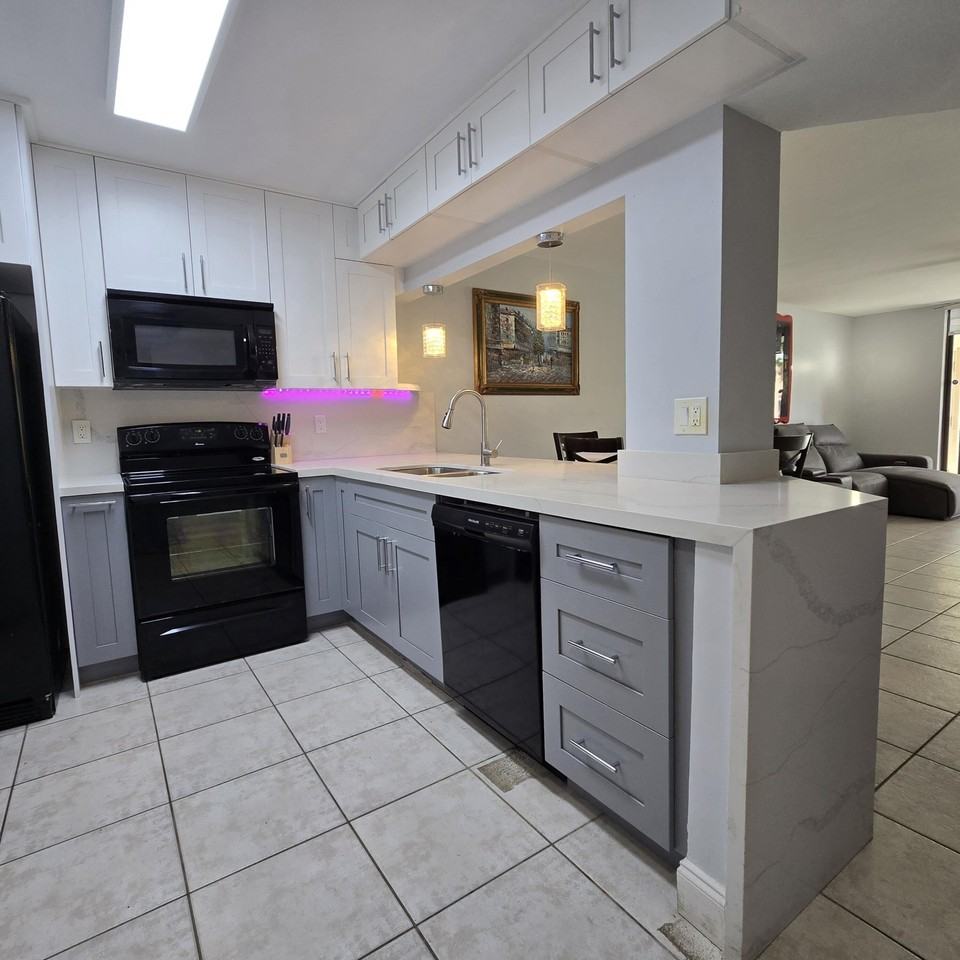 10501 W Broward Blvd #302 - Photo 3 of 45