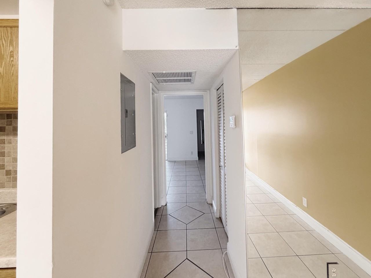 600 Village Green Ct #203 - Photo 3 of 33
