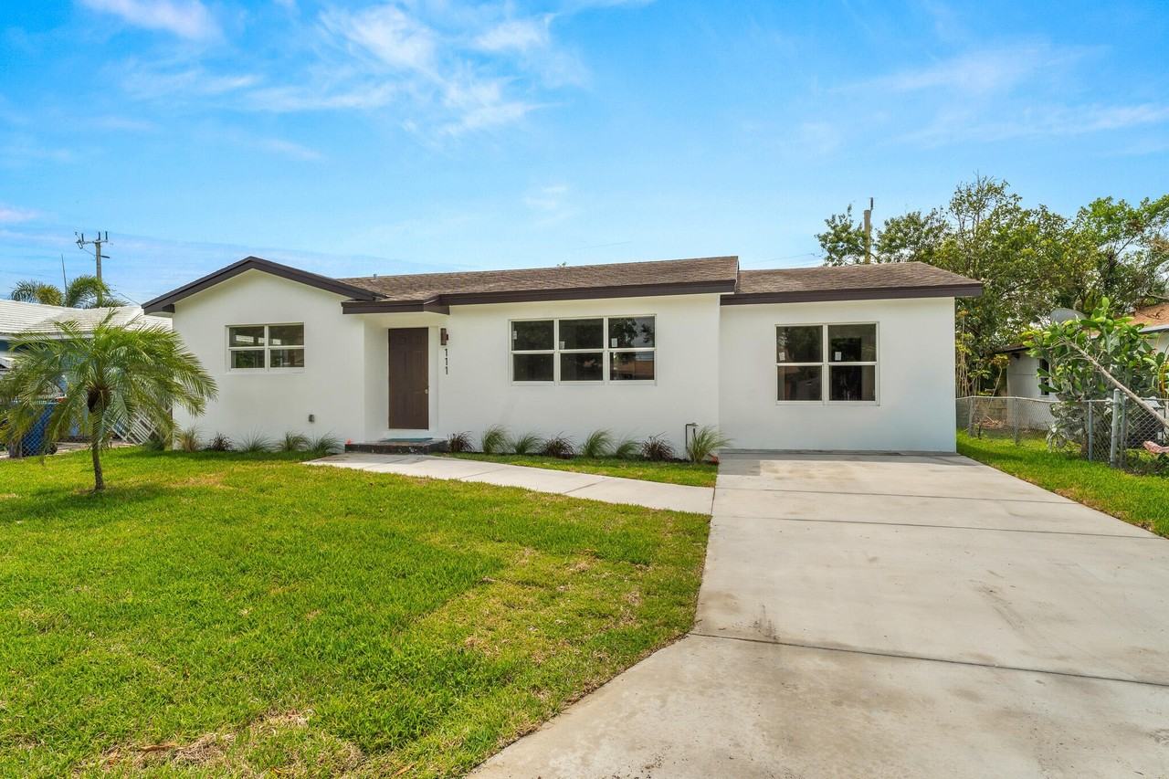 111 W 35th St - Photo 3 of 23