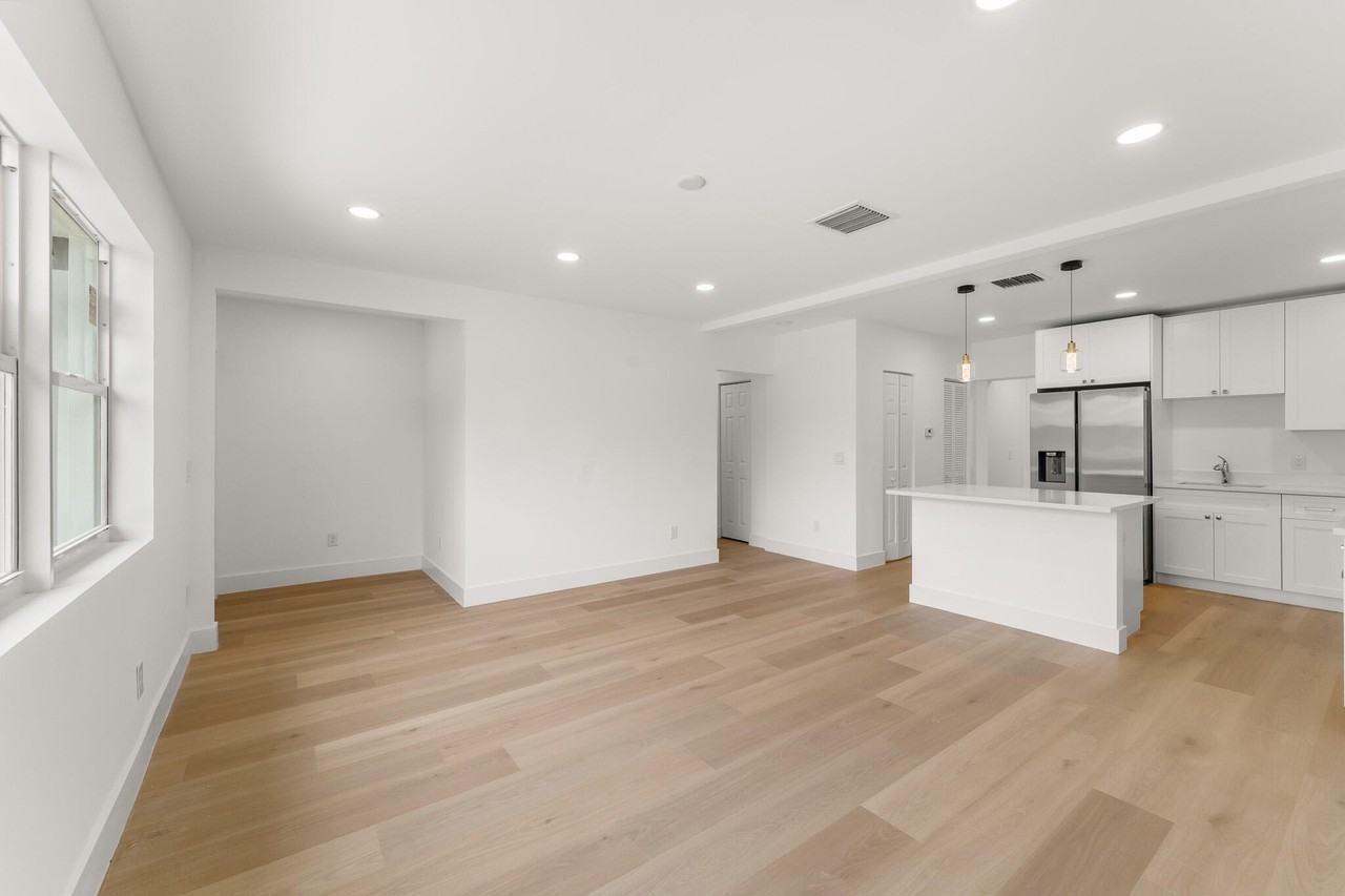 111 W 35th St - Photo 6 of 23