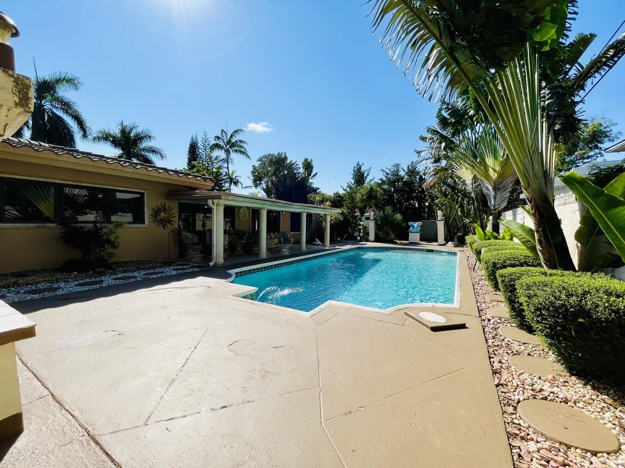 2725 Ne 27th Ct - Photo 2 of 29