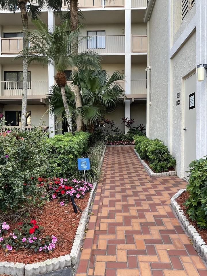 14475 Strathmore Ln Apt 501 - Photo 4 of 50