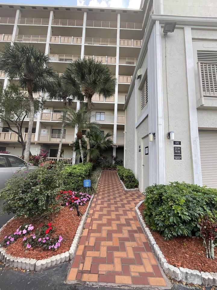 14475 Strathmore Ln Apt 501 - Photo 5 of 50